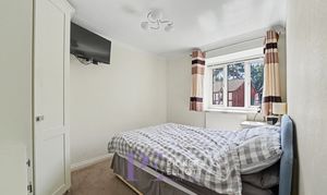 Falconers Green, Burbage, LE10 photo