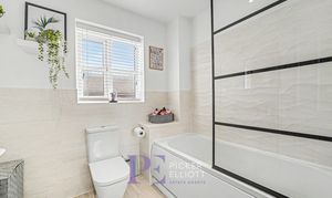 Ryelands Crescent, Stoke Golding, CV13 photo