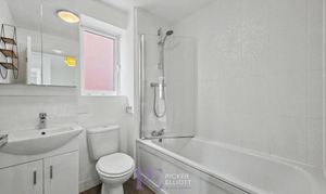 Frezenberg Close, Burbage, LE10 photo