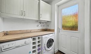 Frezenberg Close, Burbage, LE10 photo