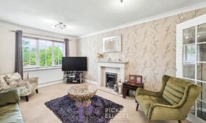 A photo of house for sale on Applebees Meadow, Hinckley, LE10 from Picker Elliott Hinckley