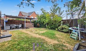 Applebees Meadow, Hinckley, LE10 photo