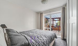 Falconers Green, Burbage, LE10 photo