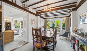 Leighton Crescent, Elmesthorpe, LE9 photo