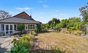 Leighton Crescent, Elmesthorpe, LE9 photo