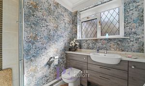 Leighton Crescent, Elmesthorpe, LE9 photo