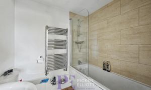 Ferry Pickering Close, Hinckley, LE10 photo