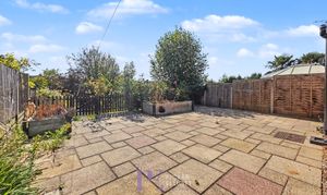 Leighton Crescent, Elmesthorpe, LE9 photo