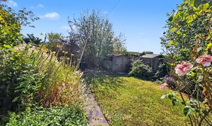 Leighton Crescent, Elmesthorpe, LE9 photo