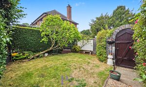 Leicester Road, Hinckley, LE10 photo