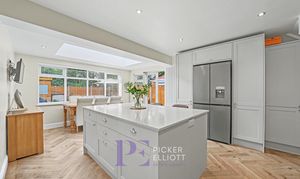 Cadeby Close, Hinckley, LE10 photo