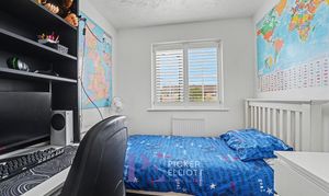 Cadeby Close, Hinckley, LE10 photo