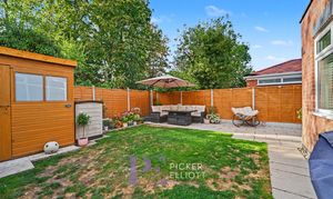Cadeby Close, Hinckley, LE10 photo