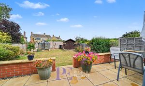 Ribblesdale Avenue, Hinckley, LE10 photo