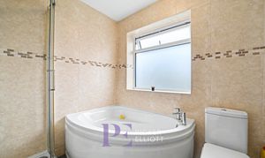 Marlborough Close, Burbage, LE10 photo