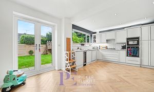Marlborough Close, Burbage, LE10 photo