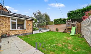 Marlborough Close, Burbage, LE10 photo