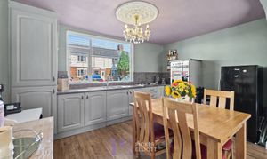 Merevale Close, Hinckley, LE10 photo