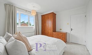 Manor Way, Burbage, LE10 photo