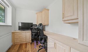 Manor Way, Burbage, LE10 photo