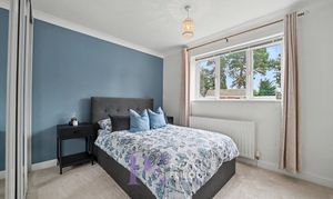 Manor Way, Burbage, LE10 photo