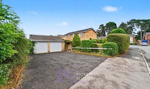 Manor Way, Burbage, LE10 photo