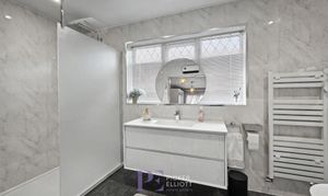 Windsor Court, Burbage, LE10 photo