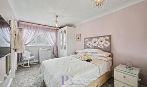 Windsor Court, Burbage, LE10 photo