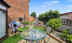 Windsor Court, Burbage, LE10 photo