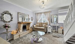 Windsor Court, Burbage, LE10 photo