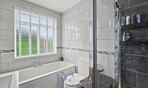 Rutland Avenue, Hinckley, LE10 photo
