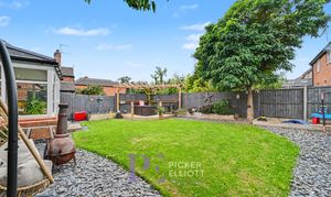 Mays Farm Drive, Stoney Stanton, LE9 photo