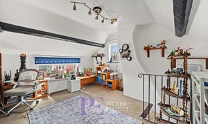 Chapel Lane, Sharnford, LE10 photo