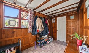 Chapel Lane, Sharnford, LE10 photo