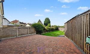 Gwendoline Avenue, Hinckley, LE10 photo