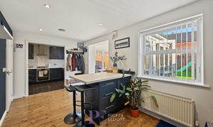 Percival Way, Groby, LE6 photo