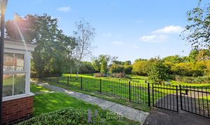 Percival Way, Groby, LE6 photo