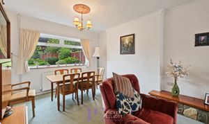 Hollydene Crescent, Earl Shilton, LE9 photo