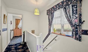 Hollydene Crescent, Earl Shilton, LE9 photo