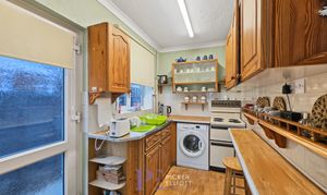 Hollydene Crescent, Earl Shilton, LE9 photo