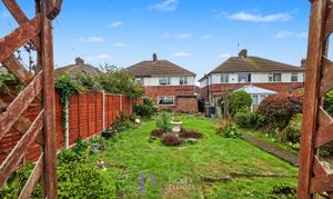 Hollydene Crescent, Earl Shilton, LE9 photo