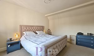 Olive Close, Burbage, LE10 photo