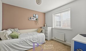 Olive Close, Burbage, LE10 photo