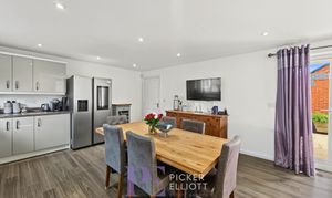 Olive Close, Burbage, LE10 photo
