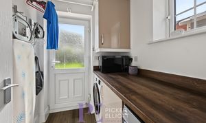 Olive Close, Burbage, LE10 photo