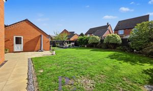 Olive Close, Burbage, LE10 photo