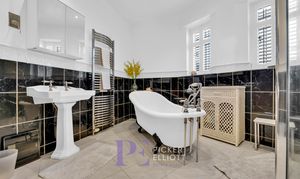 Leicester Road, Hinckley, LE10 photo