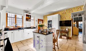 Leicester Road, Hinckley, LE10 photo