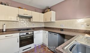 Dovecote Close, Sapcote, LE9 photo