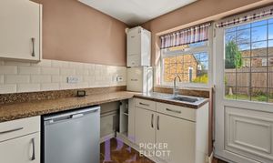 Dovecote Close, Sapcote, LE9 photo